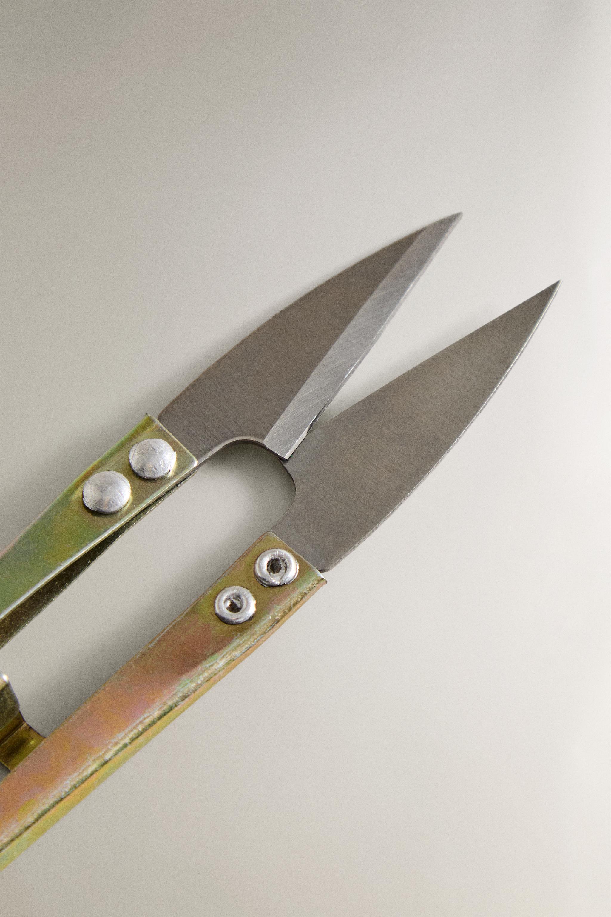 GARDEN CUTTING SHEARS